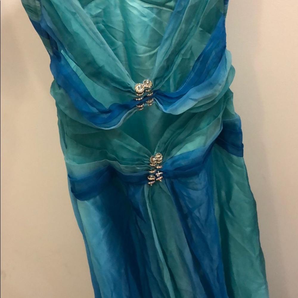 Prom dress - Picture 2 of 2